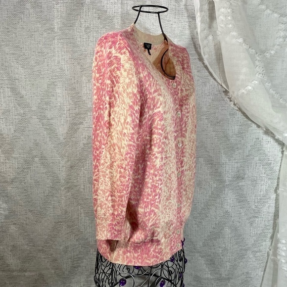 Talbots petite pink animal print 3/4 sleeve cardigan size S - Picture 2 of 6